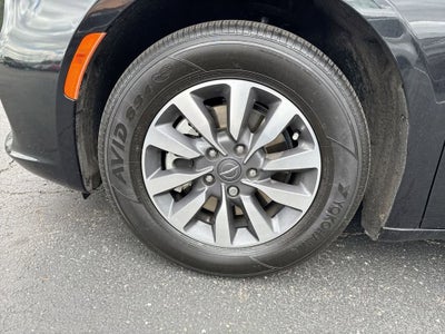 2024 Chrysler Pacifica Hybrid Select