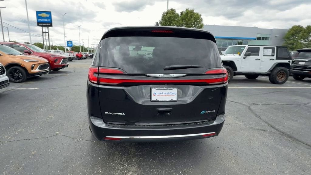 2024 Chrysler Pacifica Hybrid Select