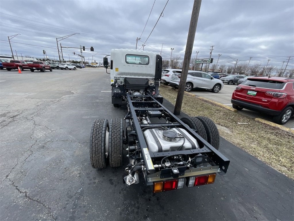2024 Chevrolet Low Cab Forward 5500 XG 5500