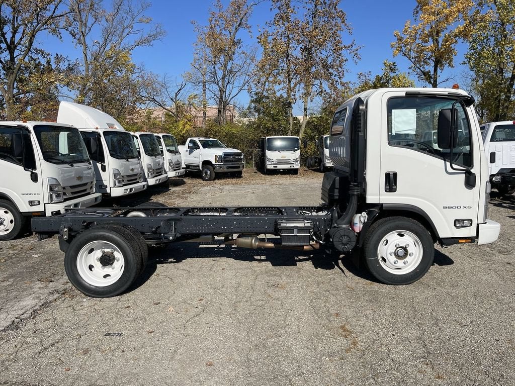 2024 Chevrolet Low Cab Forward 5500 XG 5500
