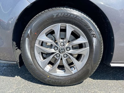 2021 Toyota Sienna LE