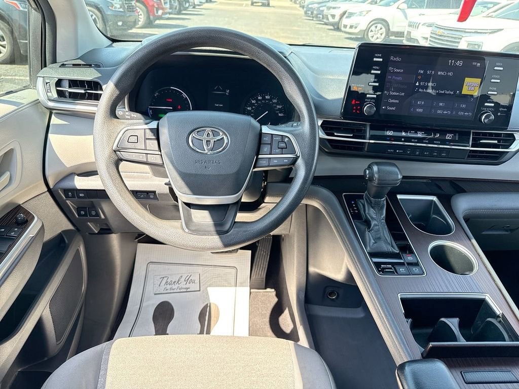 2021 Toyota Sienna LE