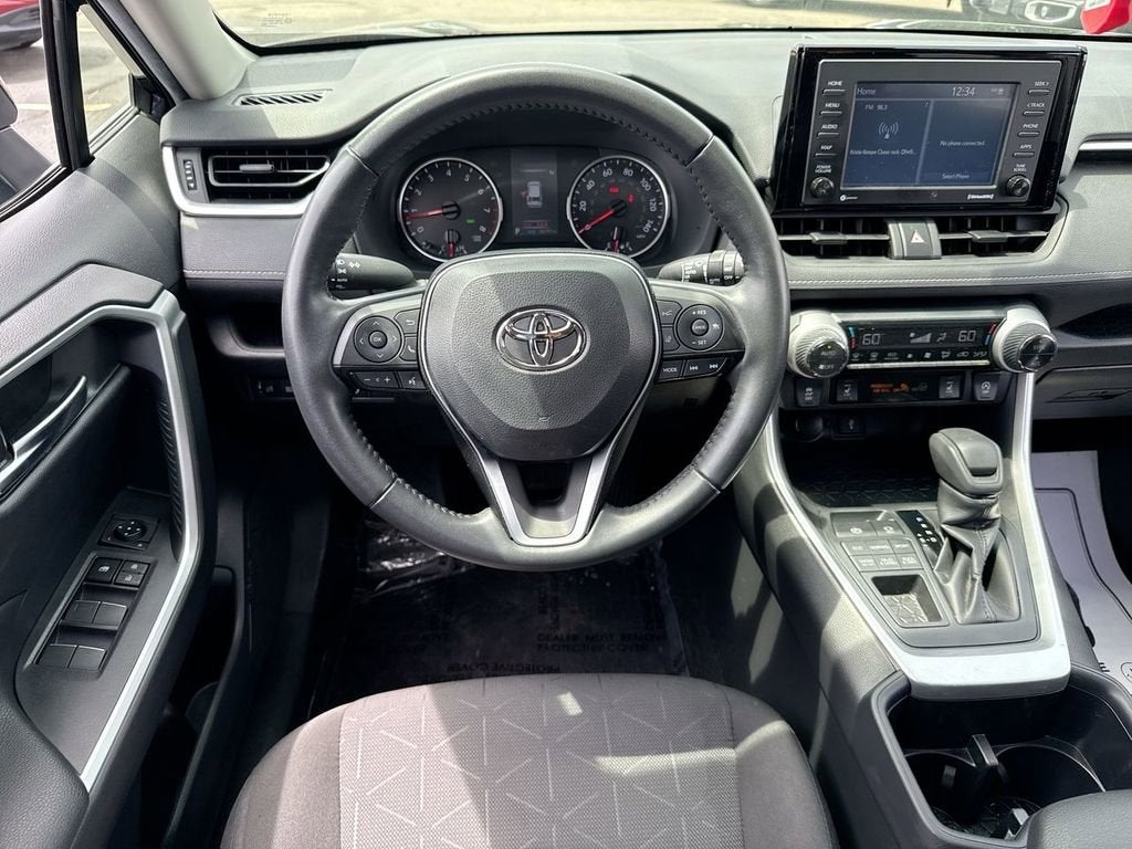 2022 Toyota RAV4 XLE