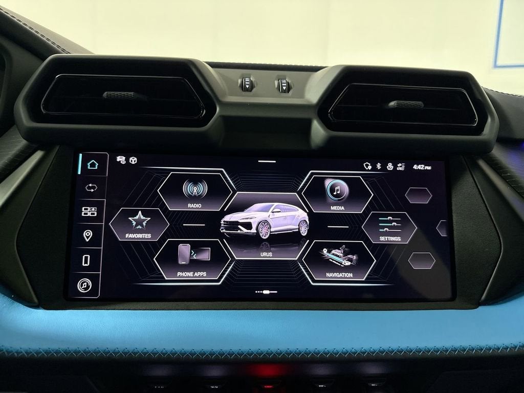 2025 Lamborghini Urus SE