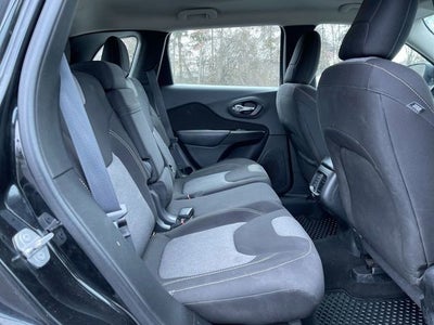 2016 Jeep Cherokee Sport