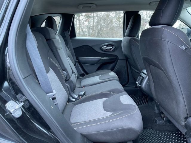 2016 Jeep Cherokee Sport