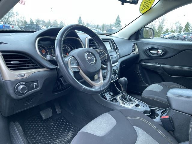 2016 Jeep Cherokee Sport