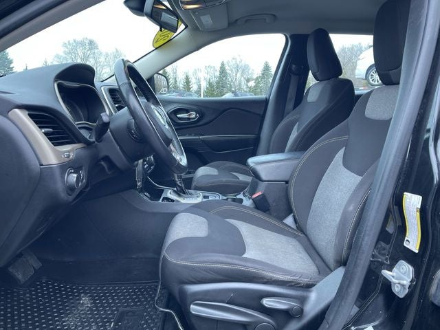 2016 Jeep Cherokee Sport