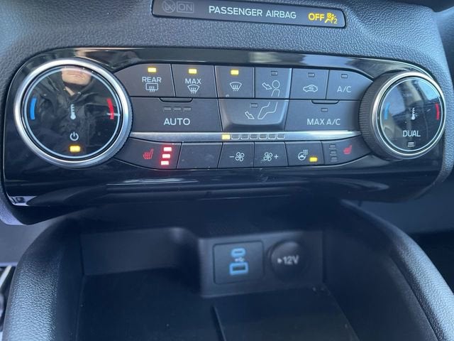 2022 Ford Escape Titanium Hybrid