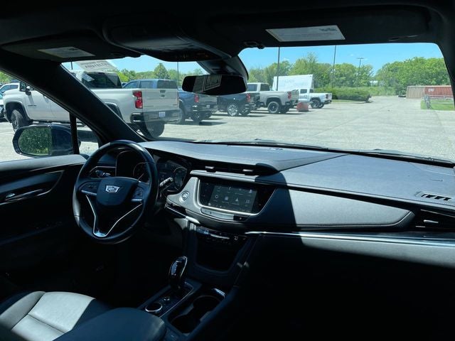 2025 Cadillac XT6 Luxury
