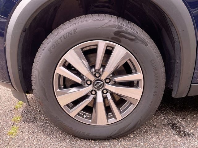 2023 Nissan Pathfinder SL 4WD