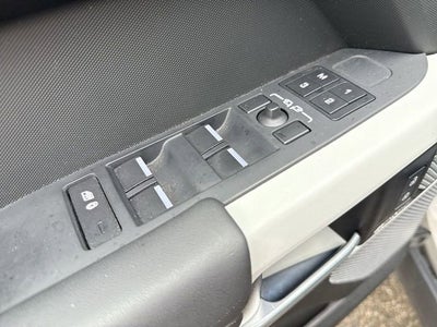 2023 Land Rover Defender X-Dynamic SE